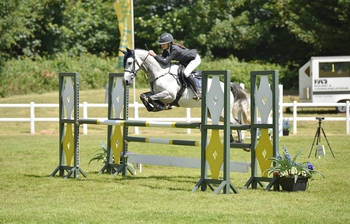Wiltshire’s Tahnia Jordan Jones wins the Blue Chip Pony Newcomers Second Round at Bicton Arena